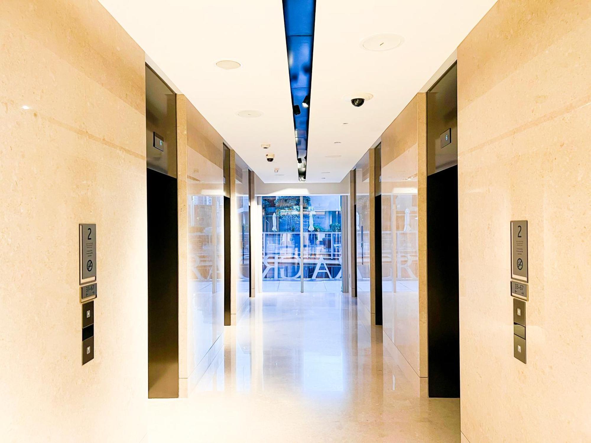 Downtown Luxury - Stunning Burj Khalifa & Sea View - 5 Minutes Walk To Dubai Mall Exterior photo