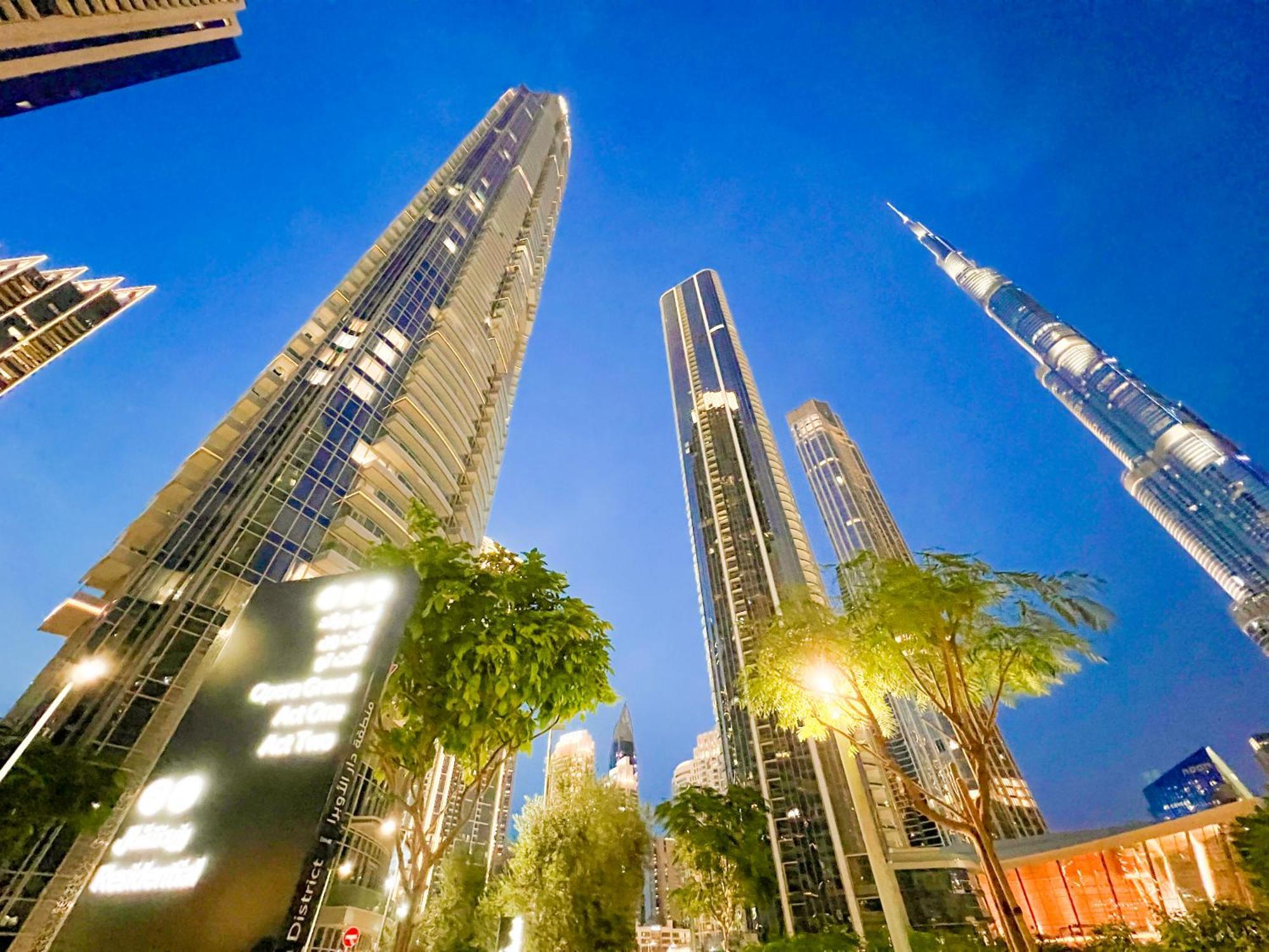 Downtown Luxury - Stunning Burj Khalifa & Sea View - 5 Minutes Walk To Dubai Mall Exterior photo