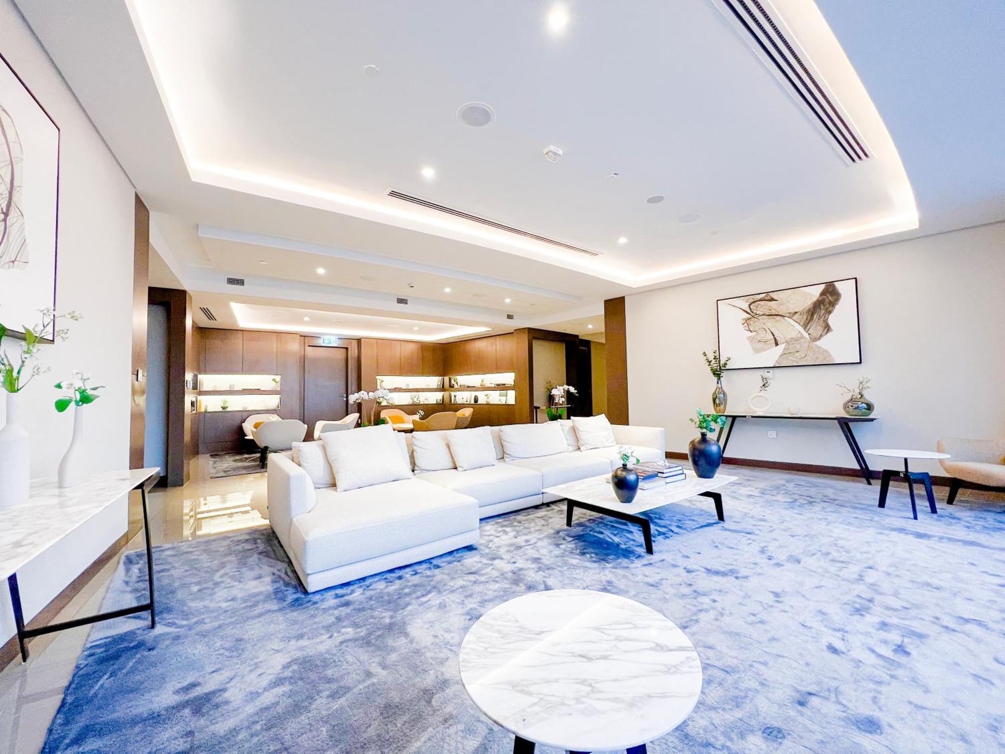 Downtown Luxury - Stunning Burj Khalifa & Sea View - 5 Minutes Walk To Dubai Mall Exterior photo