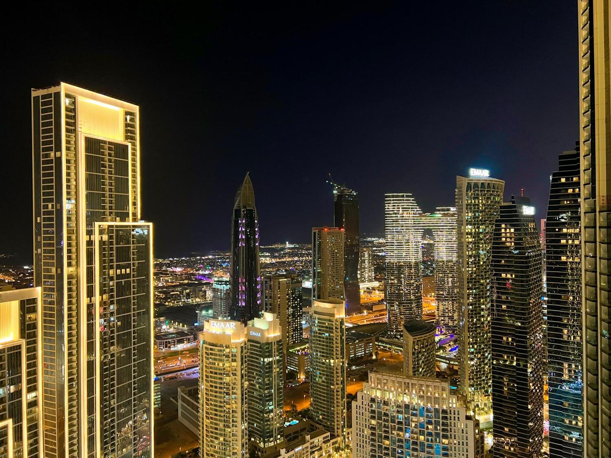 Downtown Luxury - Stunning Burj Khalifa & Sea View - 5 Minutes Walk To Dubai Mall Exterior photo