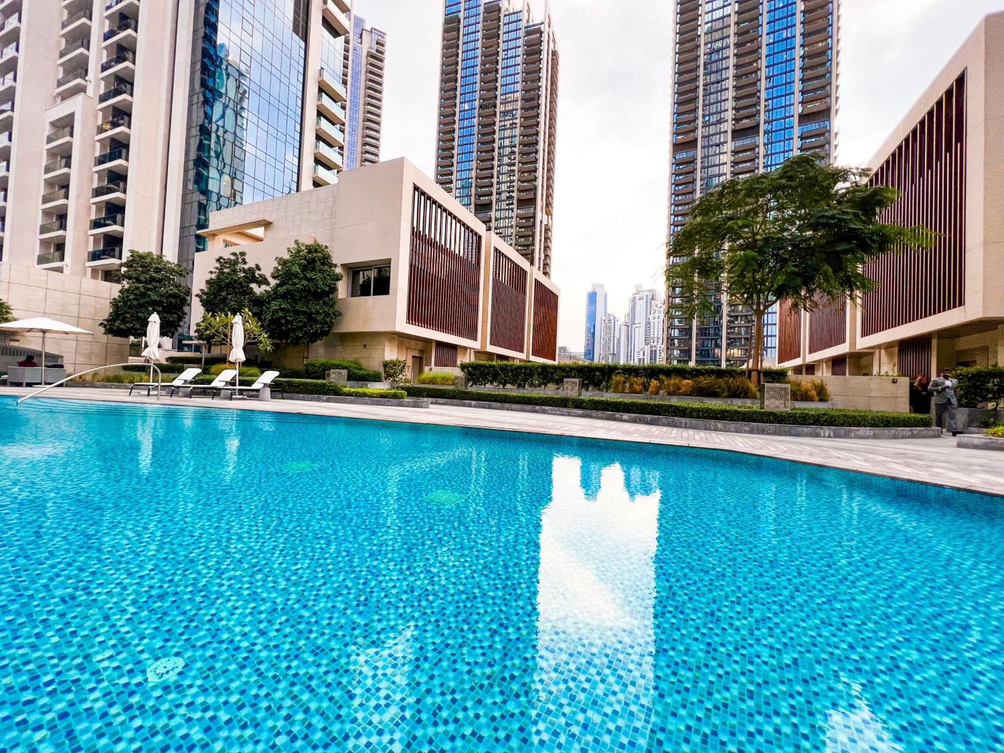 Downtown Luxury - Stunning Burj Khalifa & Sea View - 5 Minutes Walk To Dubai Mall Exterior photo